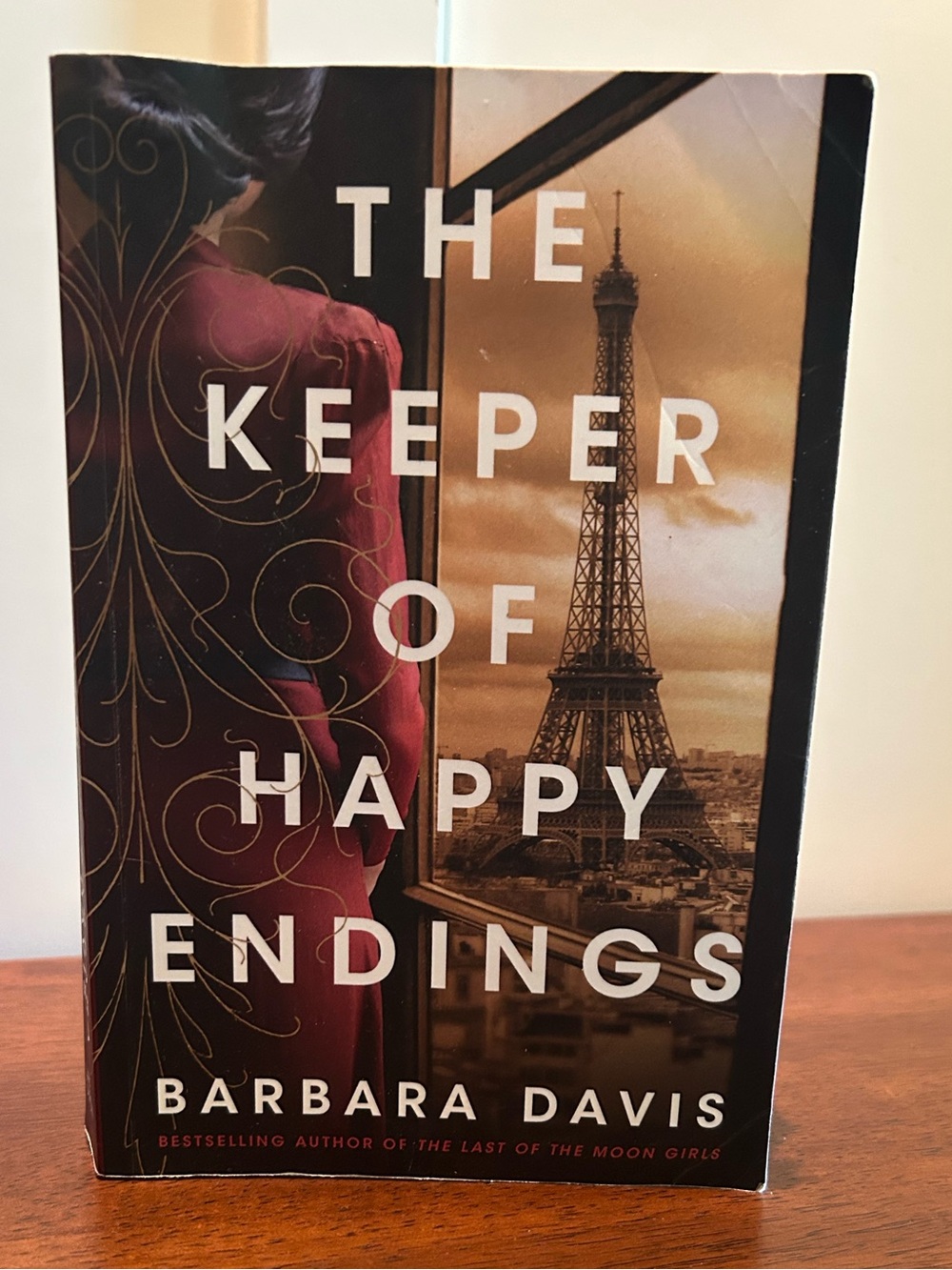 The Keeper of Happy Endings by Barbara Davis - Paperback Novel